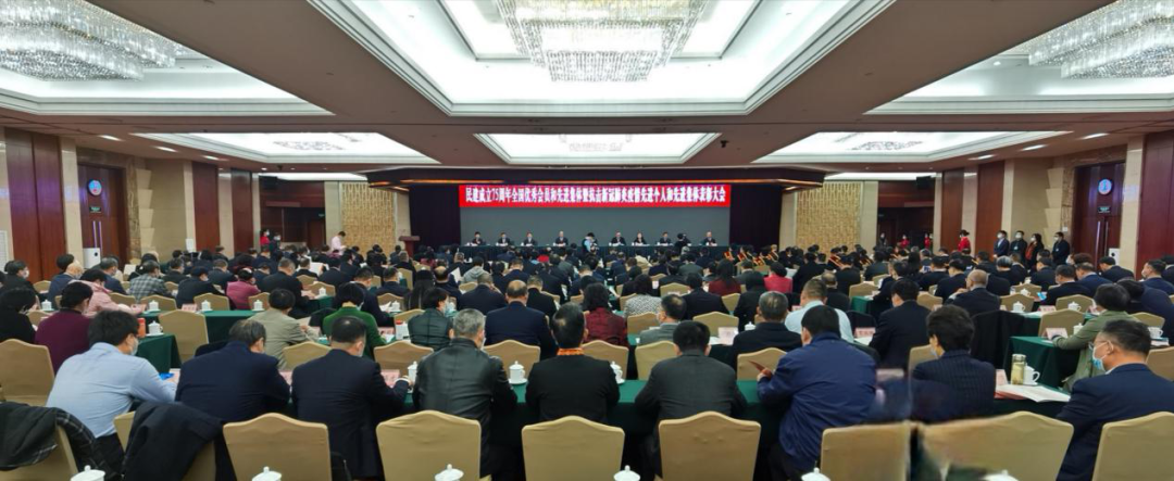 昌利公司龍其準董事長(cháng)獲民建中央表彰，授予“全國優(yōu)秀會(huì )員”榮譽(yù)稱(chēng)號