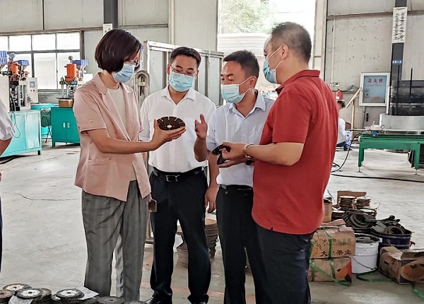 鄂州市委常委、統戰部部長(cháng)鄒霞一行蒞臨昌利公司調研指導